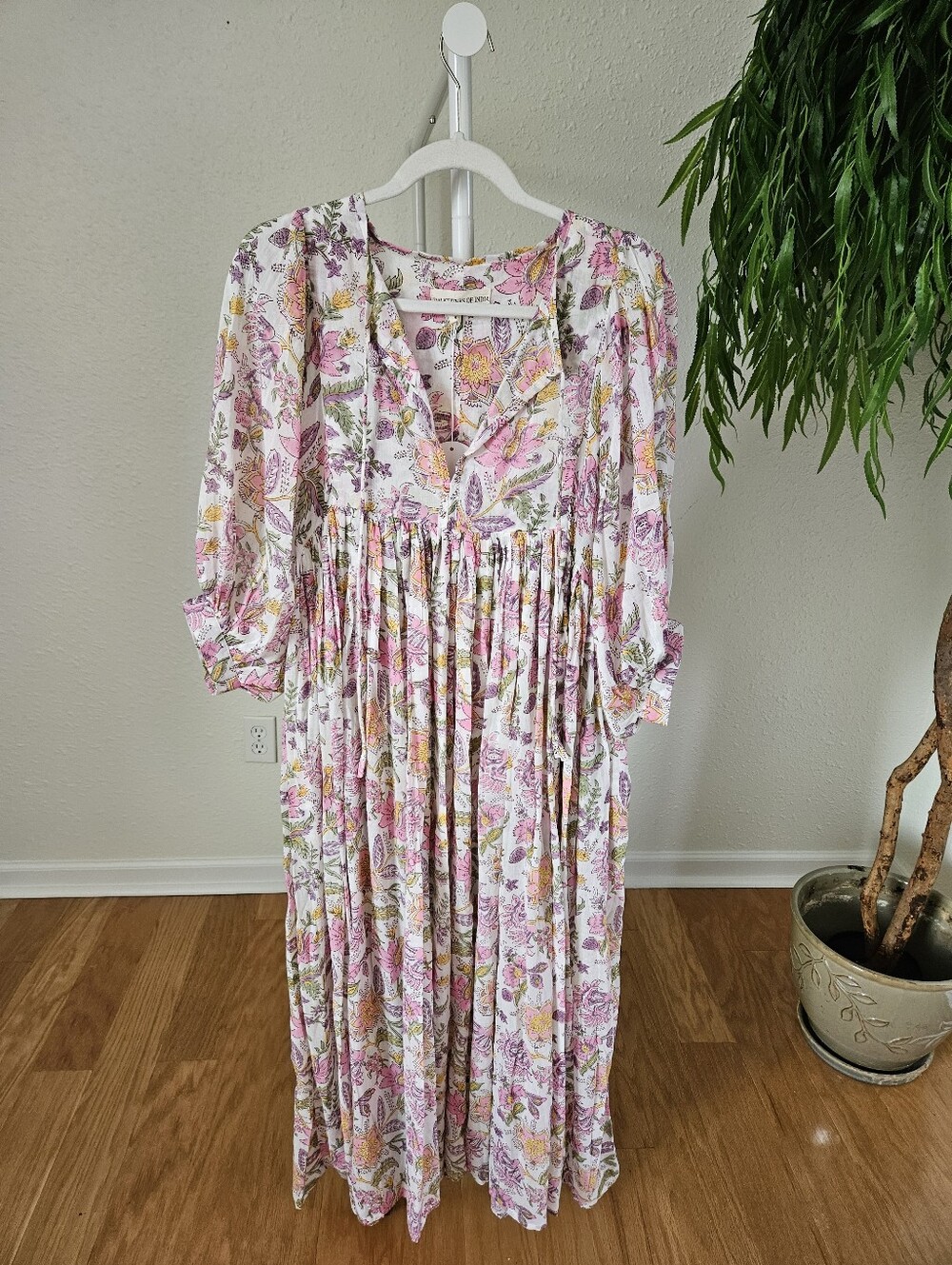 NWT Daughters Of India Kyra Maxi Dress in Fuchsia Bloom size S - Picture 4 of 12